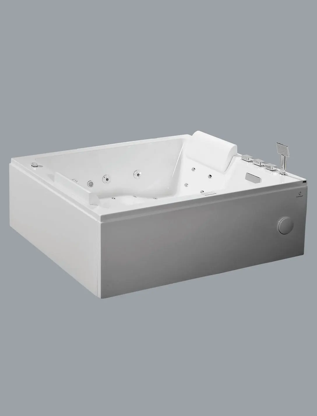 Romance Monroe Bathtub with Divertors on Right
